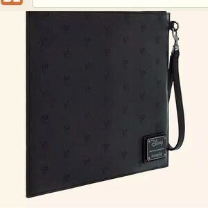 Loungefly  Mickey & Minnie Mouse Black Wristlet pouch New! Hard Tag